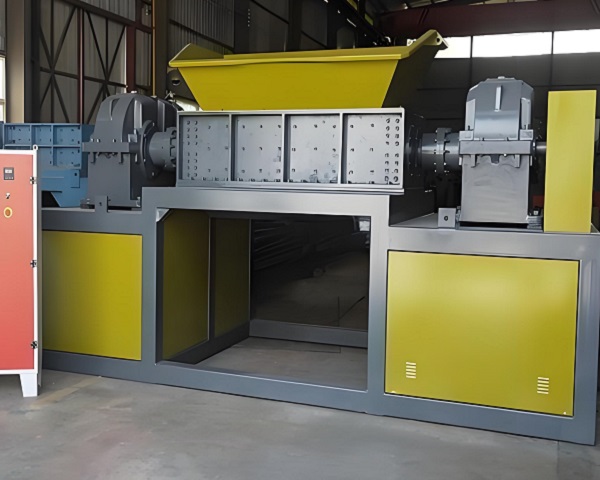 Industrial waste shredder