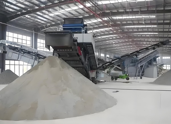 Construction waste crushing and screening equipment