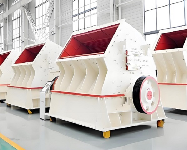 What should I pay attention to when buying a hammer crusher?