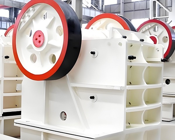 Construction waste crusher