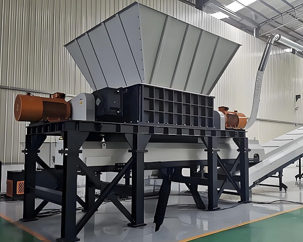 Large garbage shredder