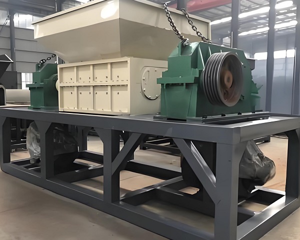 Large garbage shredder