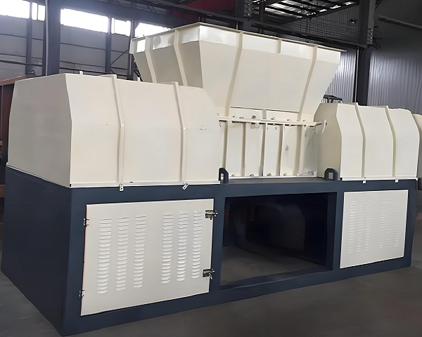 Large garbage shredder